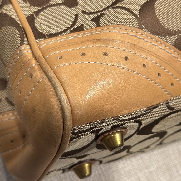 Coach Hampton Signature Satchel - Picture 9 of 12